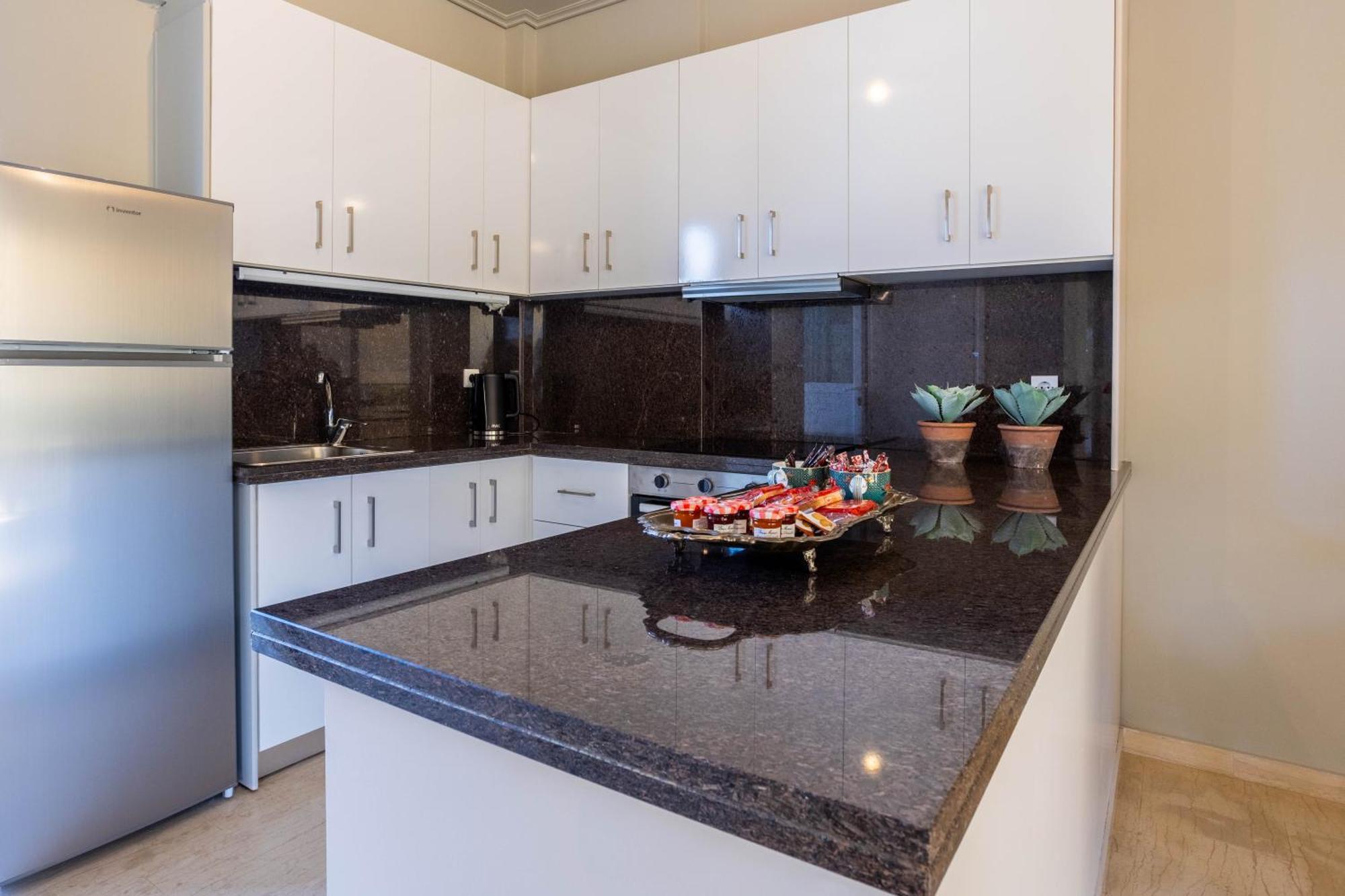 Villy'S Comfort Zone Apartments カラマタ エクステリア 写真